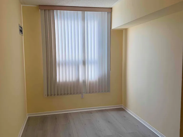 7398 Yonge St #311 — Photo 9