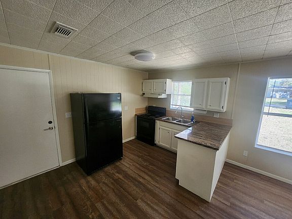 5th image of 113 Tamarisk St