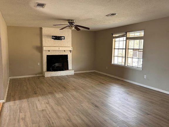 5th image of 23656 Charterwood Dr