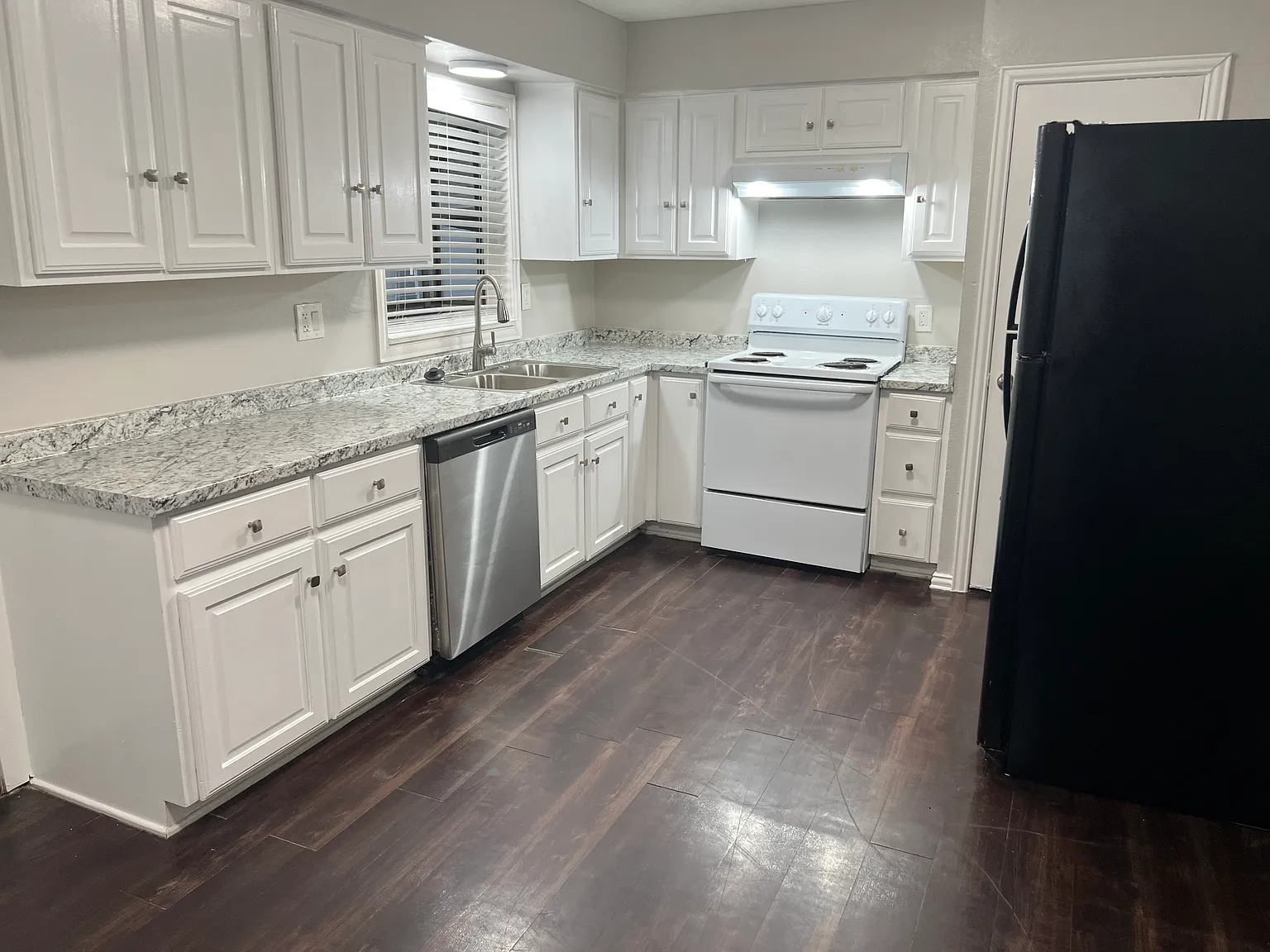1000 Belmont Drive — Photo 4