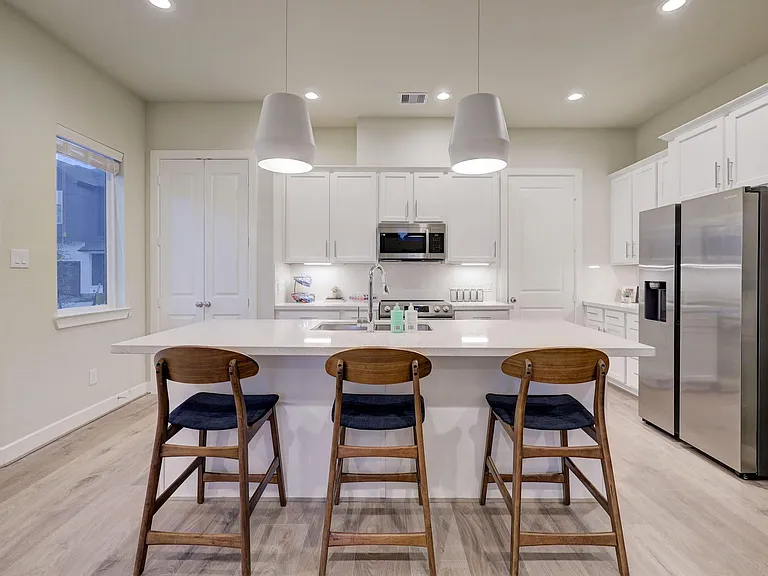 2319 Silva Park Ln — Photo 6