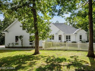 304 Creekview Dr, Hampstead, NC 28443