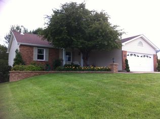 2 Lexington Ln, Washington, MO 63090