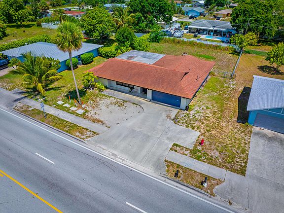 3rd image of 356 SE Prima Vista Boulevard