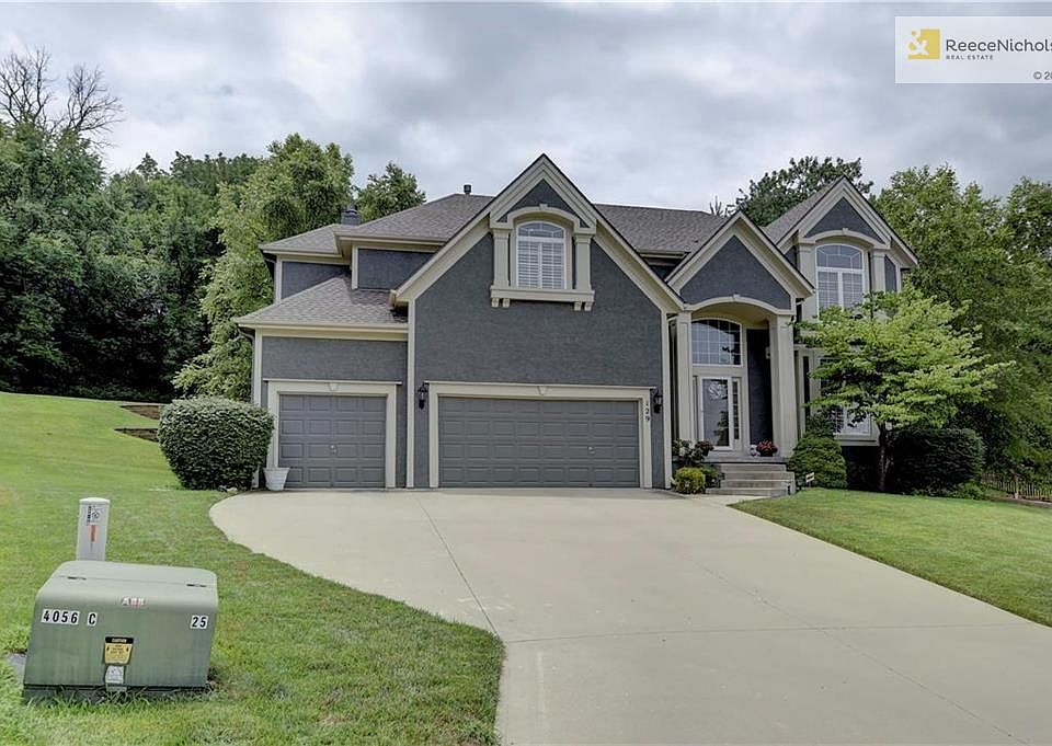 1st image of 129 NE Misty Meadow Ct