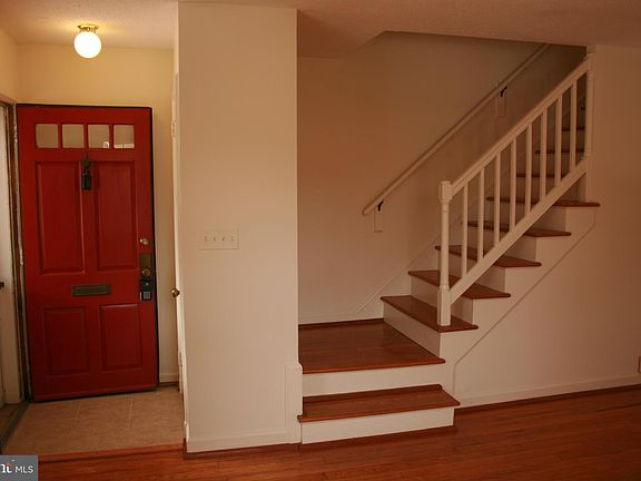 3rd image of 2870 S Abingdon St