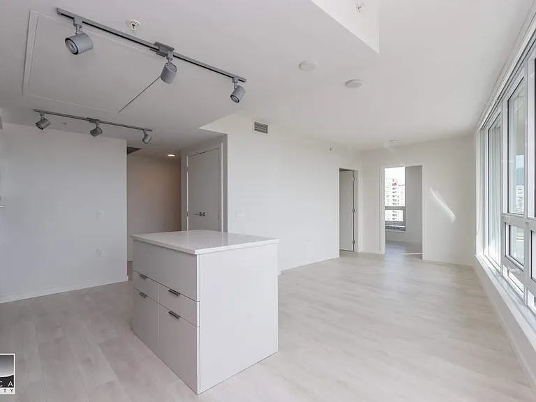 180 E 2nd Ave #1204 — Photo 13