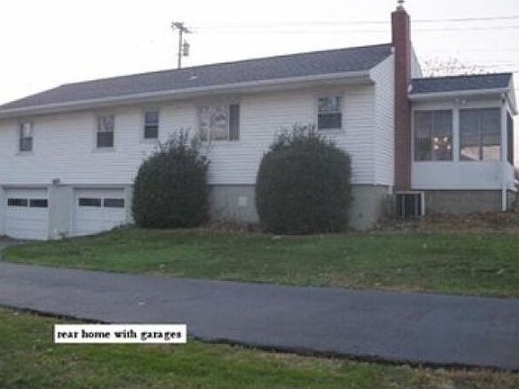 3rd image of 5238 Center Dr