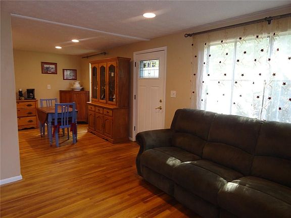 5th image of 24 Somerset Ln
