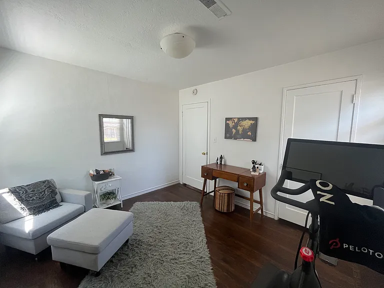 3504 Humphrey Ave — Photo 8