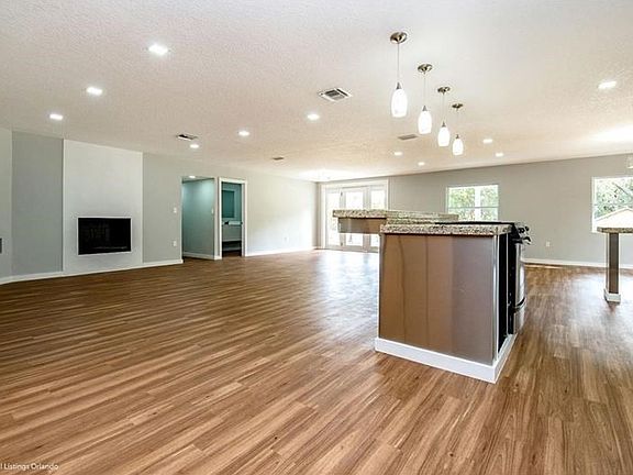 5th image of 34545 Hammond Ln
