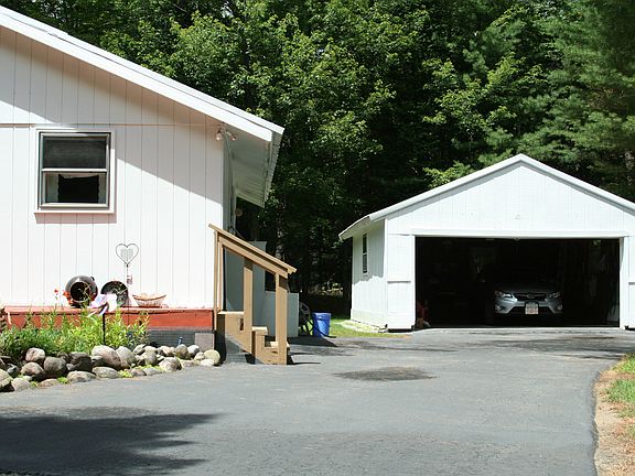 4th image of 333 Buck Ln