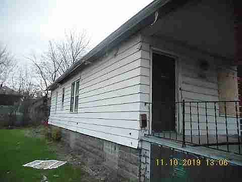 12090 Roselawn