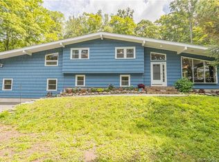 49 Hopbrook Rd, Bethany, CT 06524