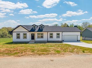 8352 Southfork Rd, Baxter, TN 38544
