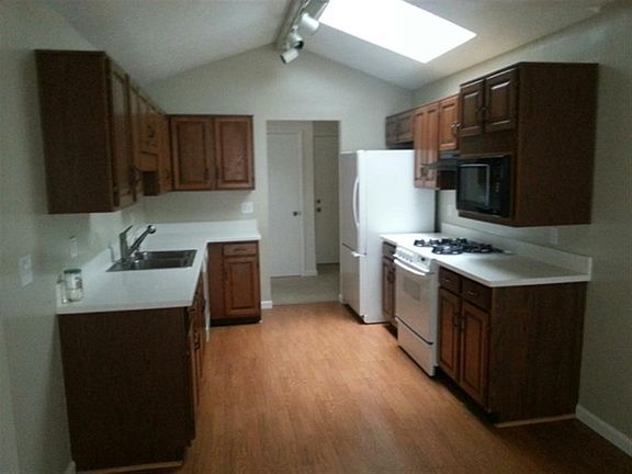 4th image of 2700 W Palisades Pkwy