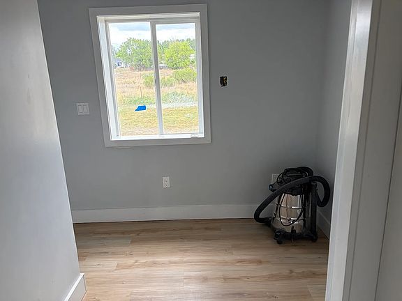 4th image of 32 W 300 S