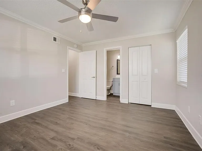 2556 Woodgate Blvd #101 — Photo 24