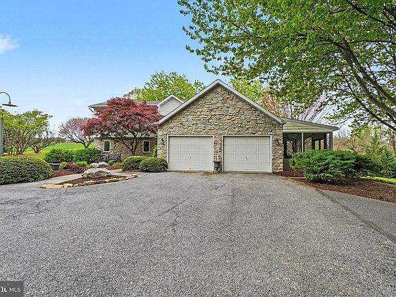 4th image of 212 Sheep Hill Rd