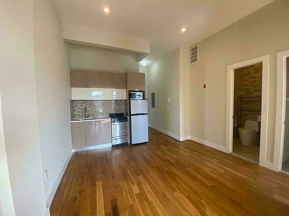 3rd image of 35 Rogers Ave #4