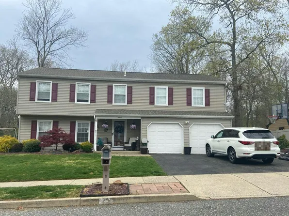 12 Concord Cir, Howell, NJ 07731