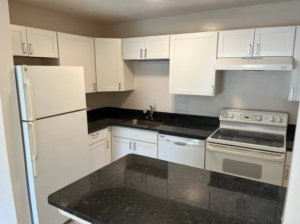 8 Lafayette Park APT 5, Lynn, MA 01902