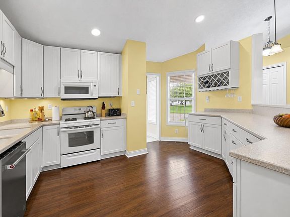 5th image of 34 Kingfisher Cir