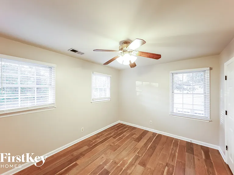532 Russet Bend Dr — Photo 10