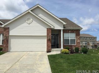 6854 Kensington Dr, Maryville, IL 62062