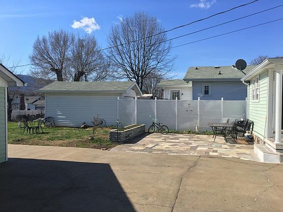 4th image of 1205 W Sullivan St