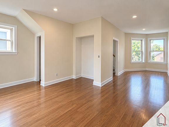 3rd image of 1443 W Garfield Blvd