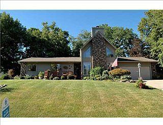 1st image of 19300 Montrose Dr