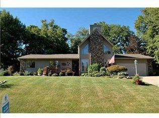 19300 Montrose Dr, South Bend, IN