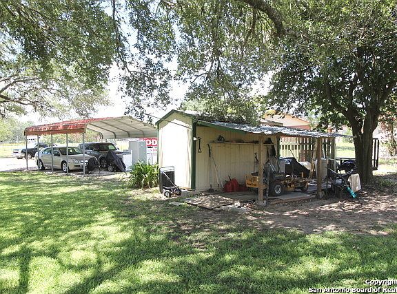 5th image of 137 Big Oak Drive