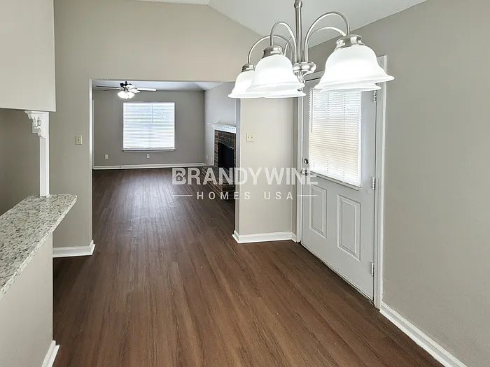 5962 Cottage Hill Dr — Photo 3