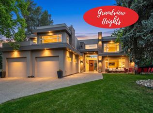 12420 Grand View Dr NW, Edmonton, AB T6H 4K4