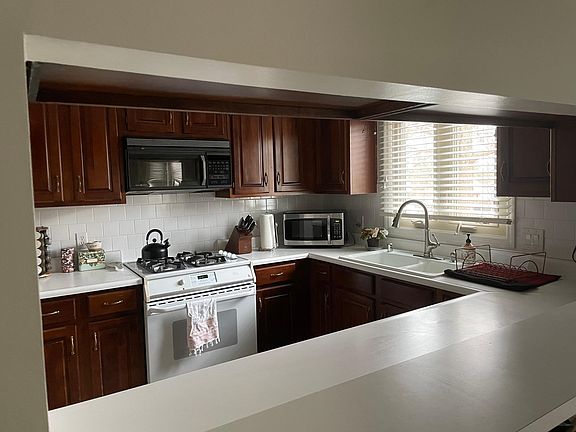 4th image of 3292 Squire Oak Dr