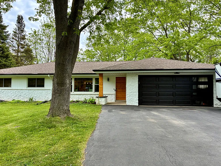 W150N7132 Country Ln — Photo 1