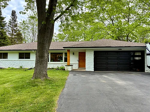 W150N7132 Country Ln Photo 1 W150N7132 Country Ln Photo 1