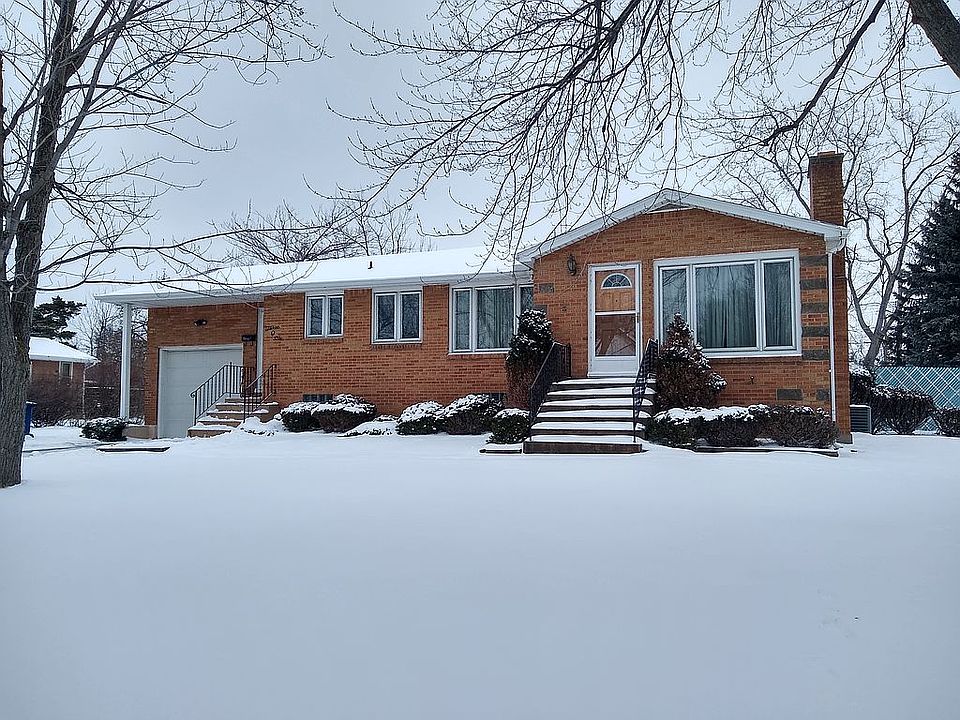 1st image of 306 Oakwood Dr