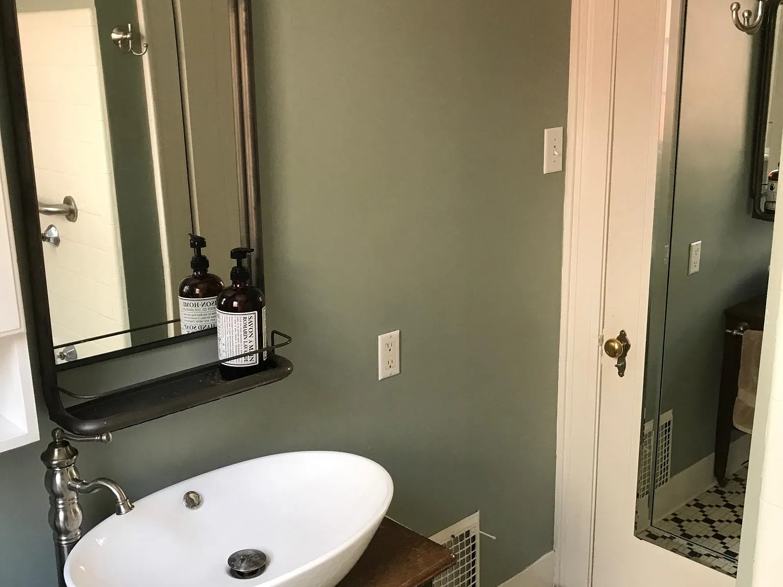 3 bed, 2137 sqft, $3,700 — Photo 4