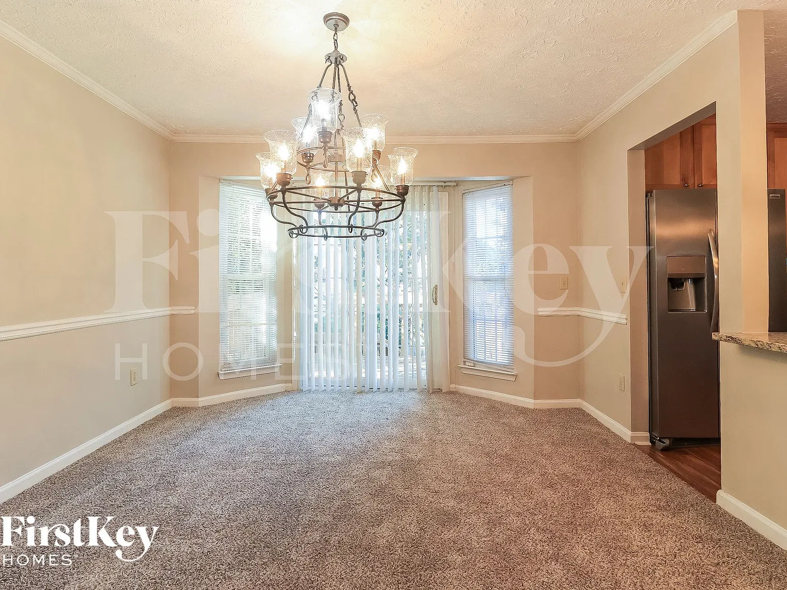 5 bed, 2.5 bath, 1754 sqft, $2,505 — Photo 4