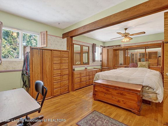 4th image of 4029 N Pine Dell Dr