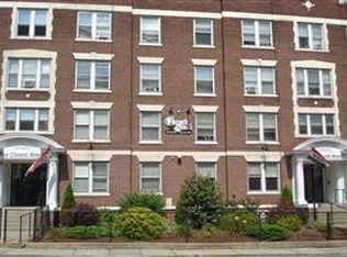 4 Clement St APT 10, Worcester, MA 01603