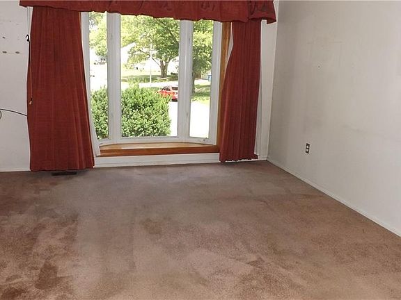 3rd image of 4863 Denny Ln