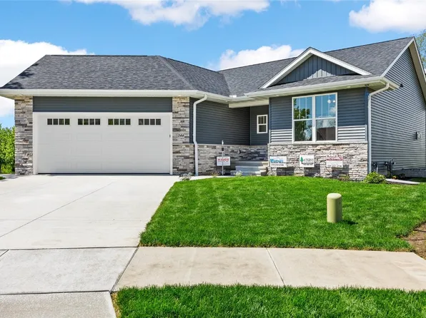 344 Worthington Ct, Hiawatha, IA 52233