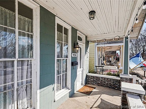 4th image of 920 Main Street W