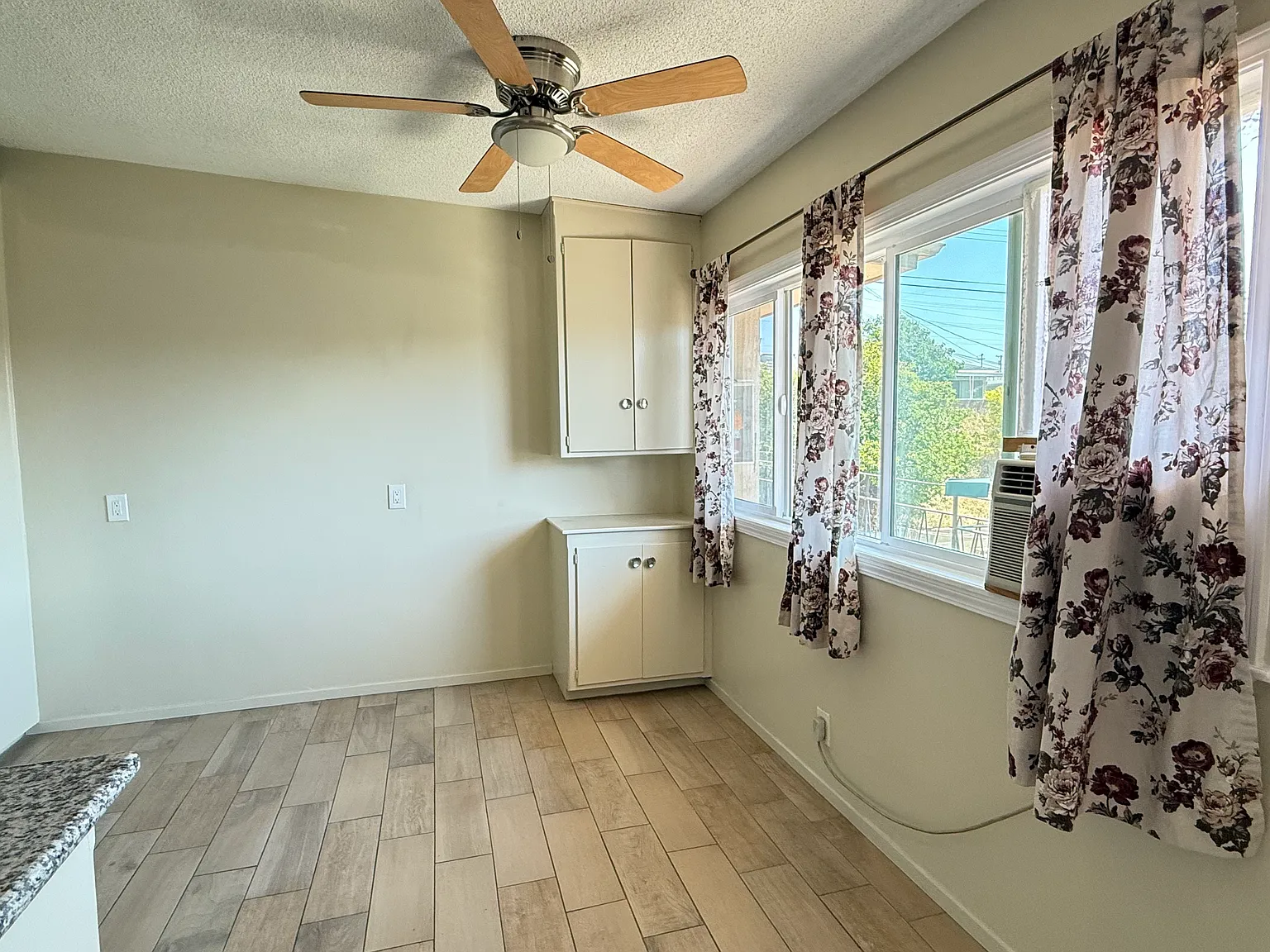 1321 College View Dr — Photo 4