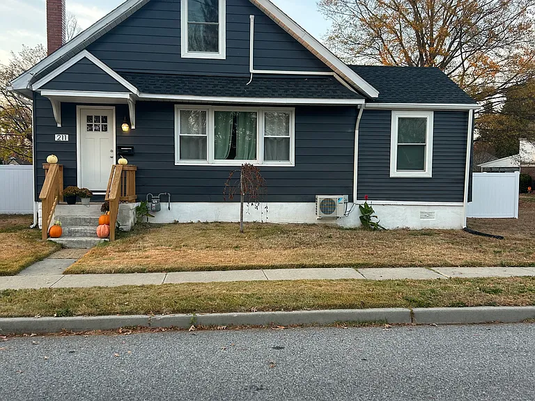 211 Pennsylvania Rd — Photo 17