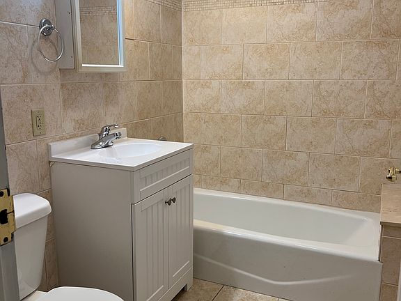 4th image of 2838 Stillwell Ave APT 6B